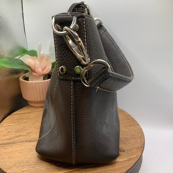 Dooney & Bourke Magnetic Close Soft Leather Shoulder Bag Purse - Picture 4 of 9